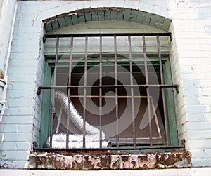 Flexible portable aluminum foil duct at the window.