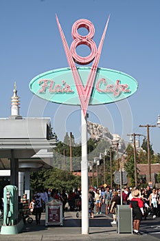 Flo's V8 Cafe
