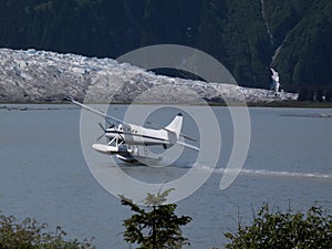 Float plane landing