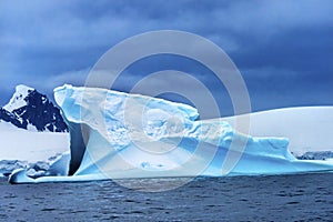 Floating Blue Iceberg Snow Glaciers Mountains Charlotte Harbor Antarctica