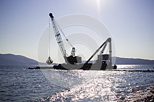 Floating crane