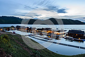 Floating hotel houses, Thailan