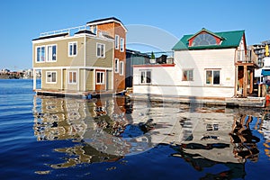 Floating house in fishman's wharf