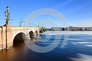 Floating of ice and Trinity Bridge