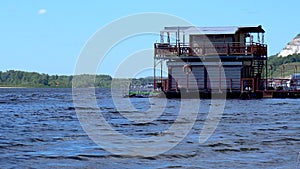 Floating wharf at the shore