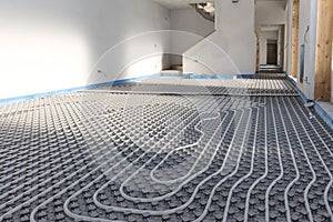 Floor radiant with polyethylene pipes