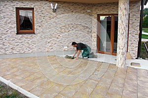 Floor tiles installation