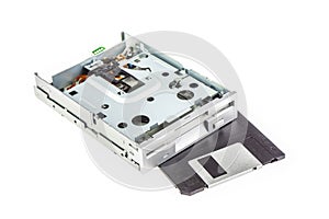 Floppy disk drive and diskette 01