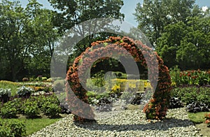 Floral Arch Draws The Attention Of All