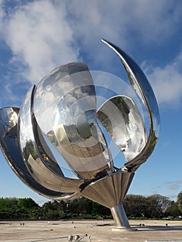 Floralis Generica Buenos Aires Argentina steel flower sculpture