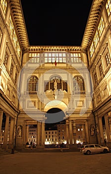 Florence, Gallery of the Ufizzi at night