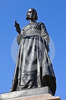 Usignolo statua londra 