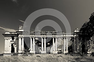 Floresti palace ruins