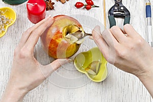 Florist at work: How to make apple and wild rose candle holders,