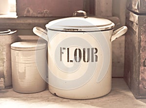 Flour tin