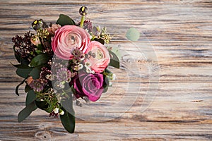 Flower arangement of roses and ranunculus