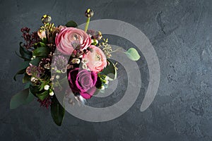 Flower arangement of roses and ranunculus
