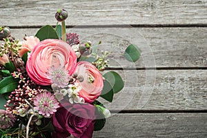 Flower arangement of roses and ranunculus