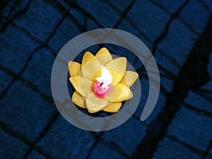 Flower candle floating