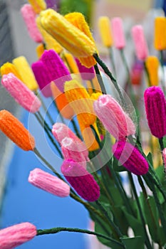 Flower craft from yarn