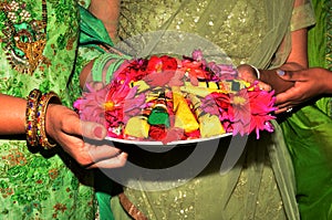 Flower Heena Plat in Woman Hand