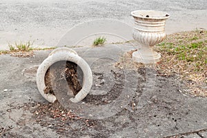 Flower pots; broken flower pot, Old derelict Flowerpot