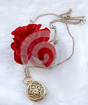 Flower red rose and gold filigree work clock - pendant with lid