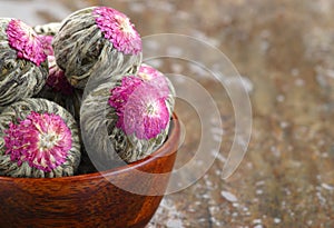 Flowering tea rosettes