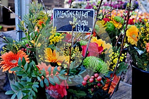 Flowers ansd cookies on sale on Valetines dy celebrations