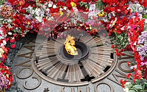 Flowers at the monument of Eternal Glory at the Tomb of the Unknown Soldier