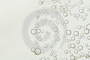 Flowing water bubbles