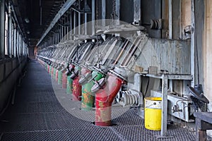 Flue-gas box in gas distribution channel on coke battery