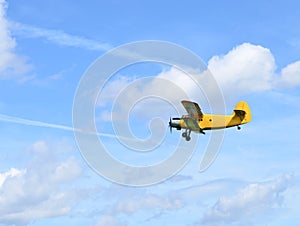 Flying biplane