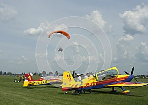 Flying machines, raw