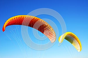 Flying parachutes