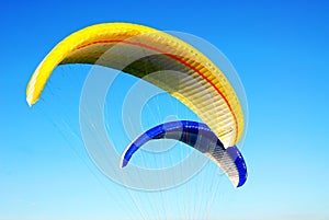 Flying parachutes