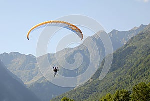 Flying paraglider