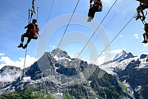Volare sul corda svizzero montagne 
