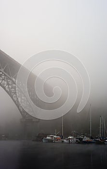 Nebbia un ponte. Stati Uniti d'America 