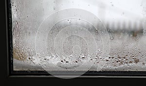 Fogging of a metal plastic window