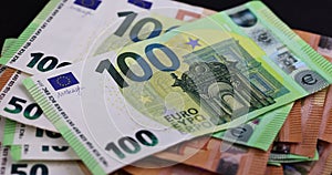 fold euro cash of the European Union for 100 euros