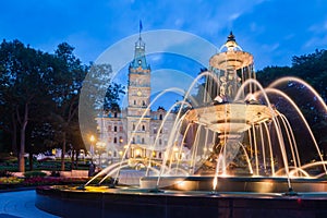 Fontaine de Tourny and the Quebec Parliament Building, Quebec C