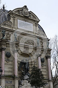 Fontaine Saint Michel