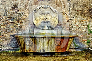 Fontana del mascherone di Santa Sabina photo