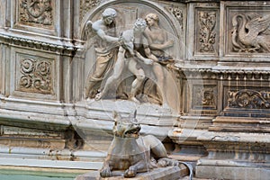 Fonte Gaia fountain of joy, with the Virgin Mary and baby Jesus. Piazza del Campo Campo square.