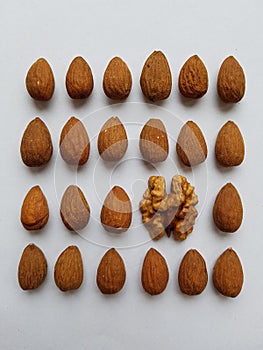 Food almond nuts puzzle geometrie photo