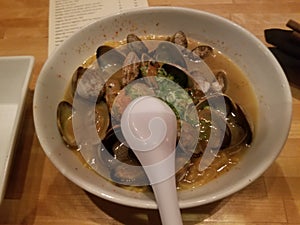Food comida mussels broth noodles ramen photo