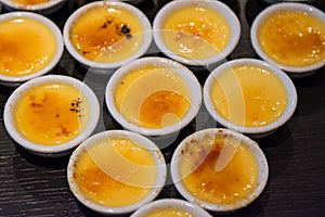 Food : French dessert creme brulee