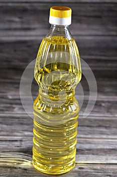 Food oil that is of mixture of sunflower, corn, soybean and natural oil that has multi uses in kitchen in cooking various food and