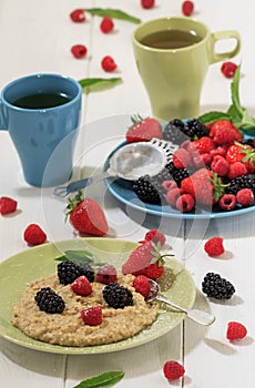 Food photo oatmeal with berries